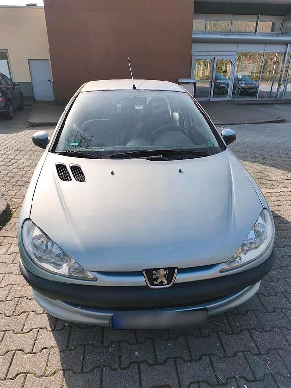Gebraucht Peugeot 206 75 PS (55 kW) 2005 Silber Kleinwagen