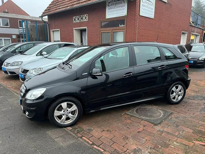 Gebraucht Mercedes B160 95 PS (69 kW) 2010 Schwarz Kleinwagen