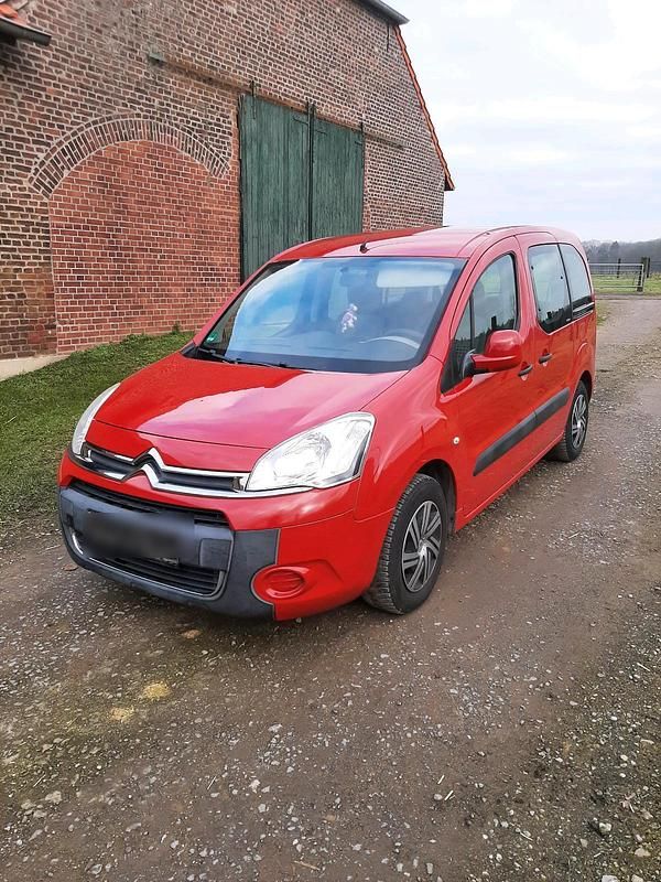 Rot Gebraucht 2012 Citroën Berlingo Van / Kleinbus | 3.600 € (Guter Preis) - Bild 1/4