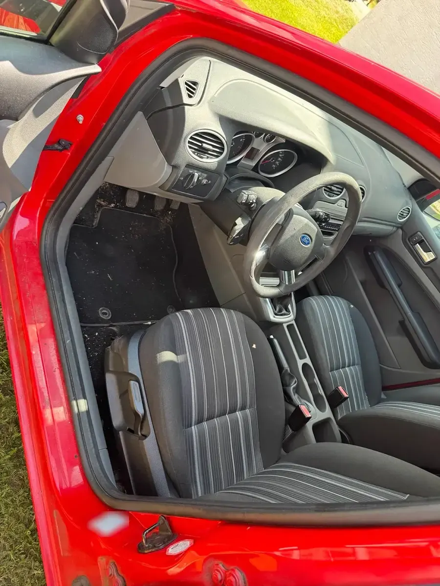 Gebraucht Ford Focus 101 PS (74 kW) 2008 Rot Limousine