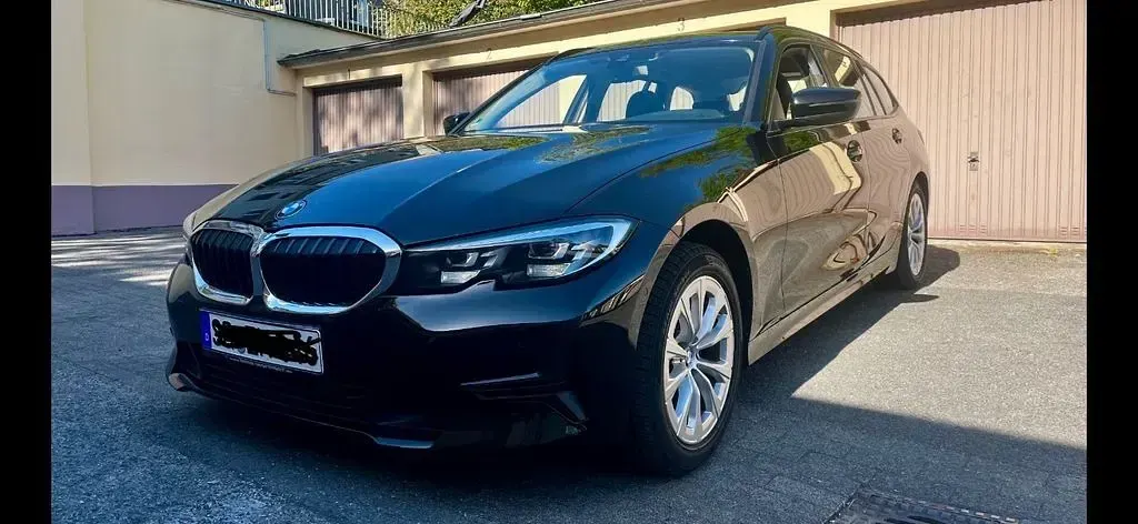 Gebraucht BMW 320 Advantage 190 PS (139 kW) 2021 Schwarz Kombi