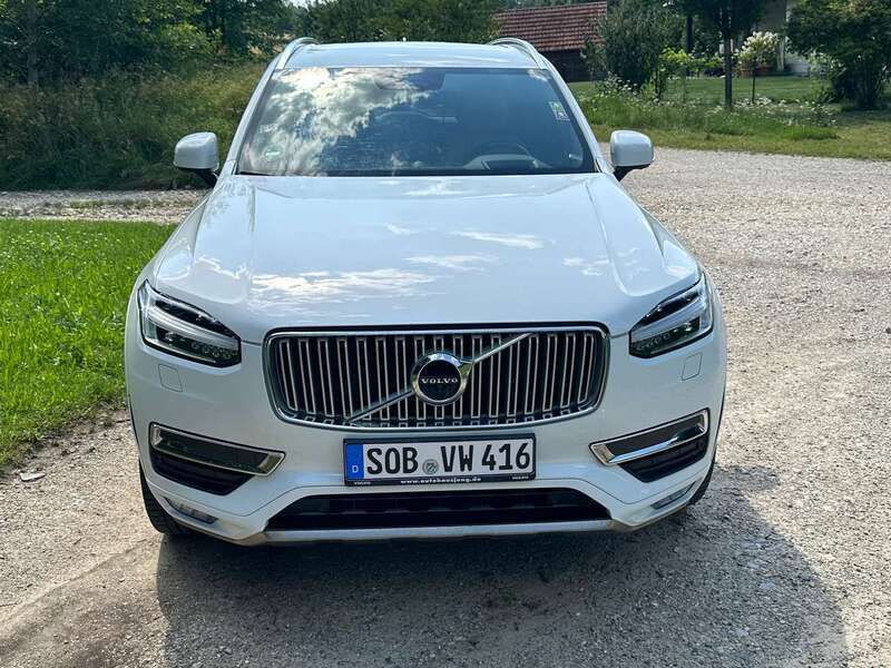 Weiß Gebraucht 2016 Volvo XC90 Inscription SUV | 31.500 € (Etwas zu teuer) - Bild 1/4