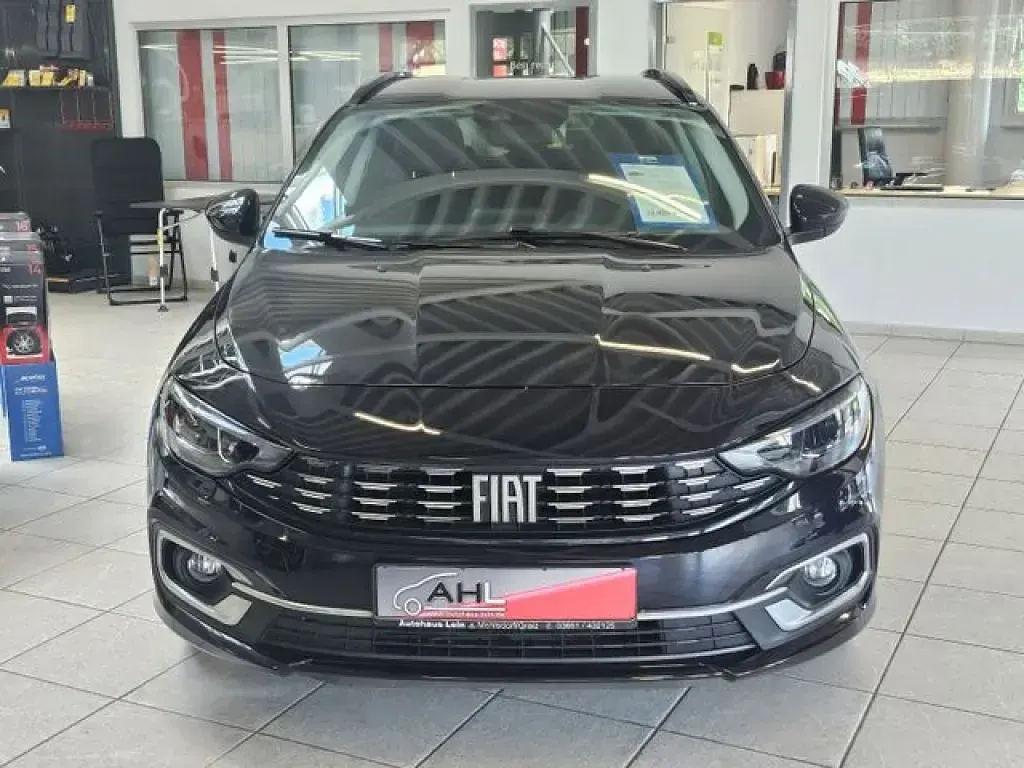 Gebraucht Fiat Tipo Life 101 PS (74 kW) 2022 Schwarzmetallic (metallic) Kombi