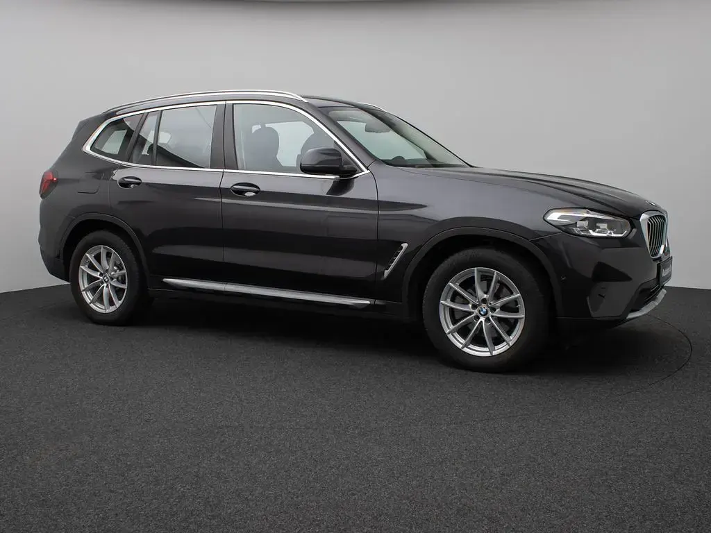 Gebraucht BMW X3 Sport Line 190 PS (139 kW) 2022 Sophistograu brillanteffekschwarz SUV