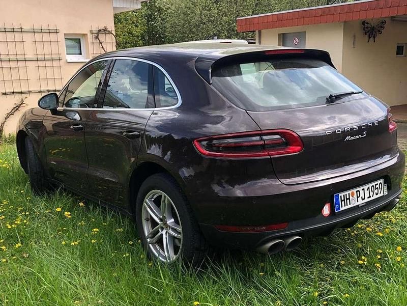 Braun Gebraucht 2015 Porsche Macan S SUV | 39.900 € (Teuer) - Bild 1/4