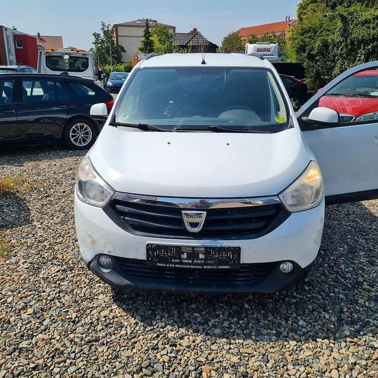 Weiß Gebraucht 2014 Dacia Lodgy Lauréate Van / Kleinbus | 3.999 € (Superpreis) - Bild 1/4