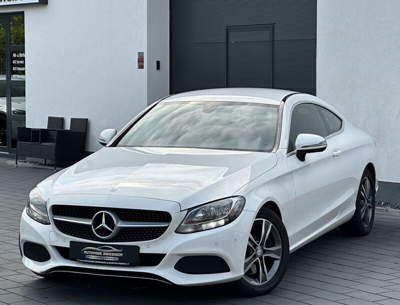 Weiß Gebraucht 2016 Mercedes C200 Coupé | 20.800 € (Fairer Preis) - Bild 1/4
