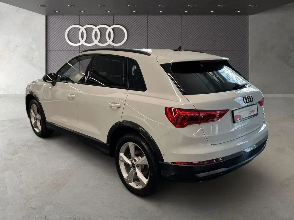 Gebraucht Audi Q3 Ambiente 245 PS (180 kW) 2025 Gletscherweiß metallic SUV