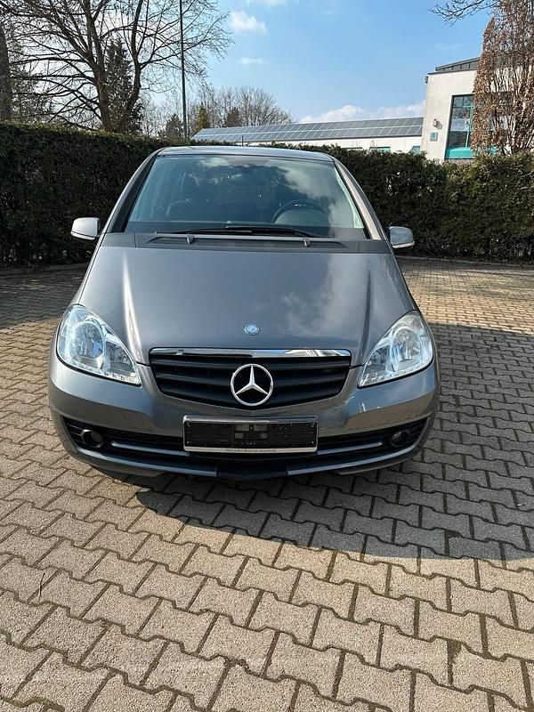 Gebraucht Mercedes A150 95 PS (69 kW) 2009 Grau Kleinwagen