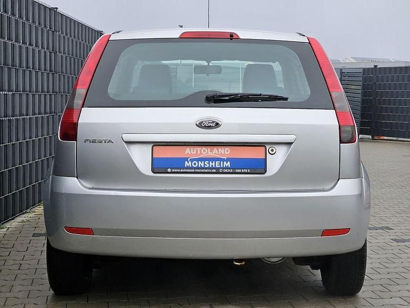 Gebraucht Ford Fiesta Ambiente 69 PS (50 kW) 2005 Silber Kleinwagen