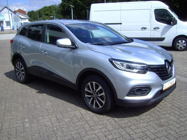 Gebraucht Renault Kadjar Zen 140 PS (102 kW) 2021 Silber metallic SUV