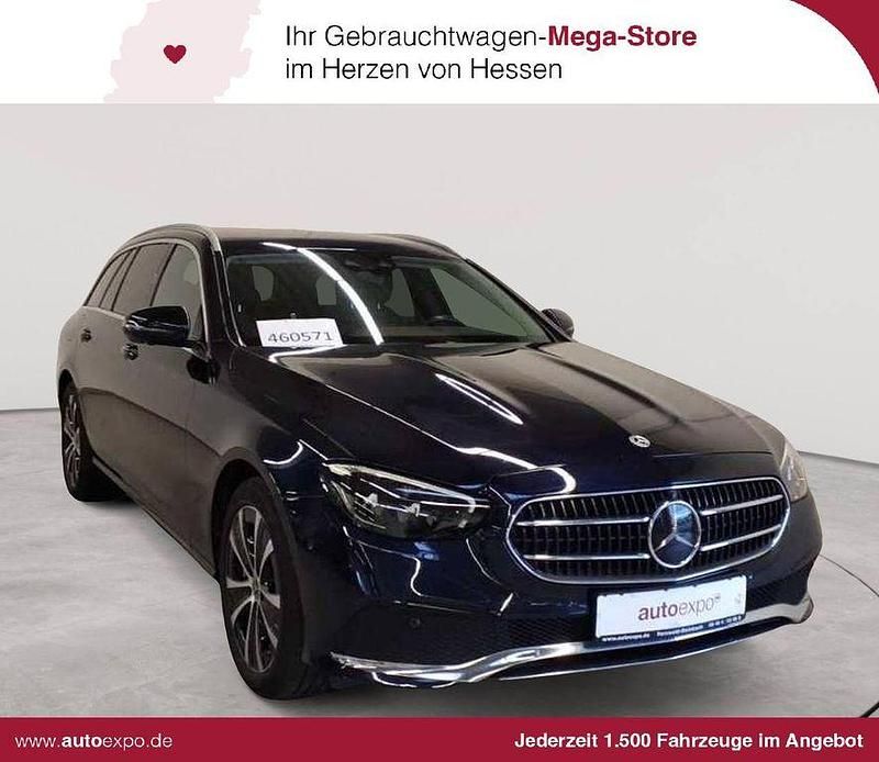 Blau Gebraucht 2022 Mercedes E300 Limousine | 35.989 € (Fairer Preis) - Bild 1/4