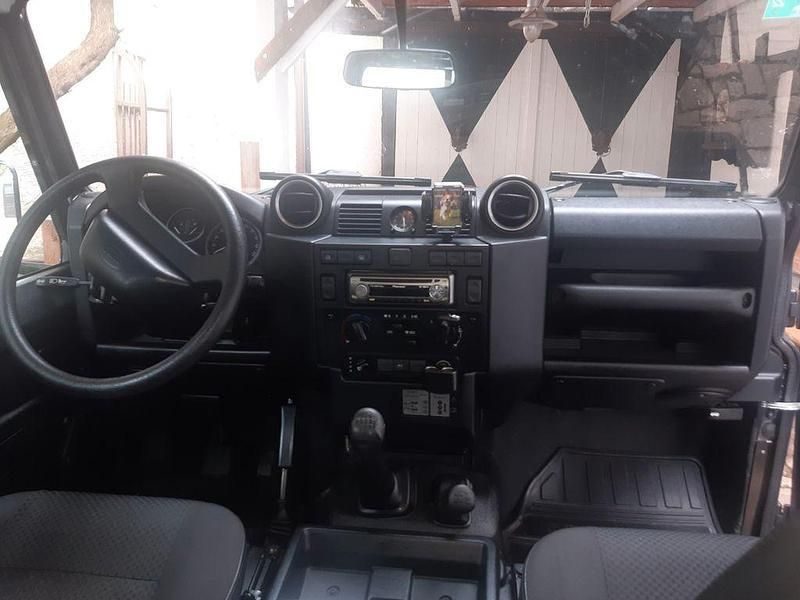 Grün Gebraucht 2012 Land Rover Defender SUV | 43.000 € (Guter Preis) - Bild 1/4