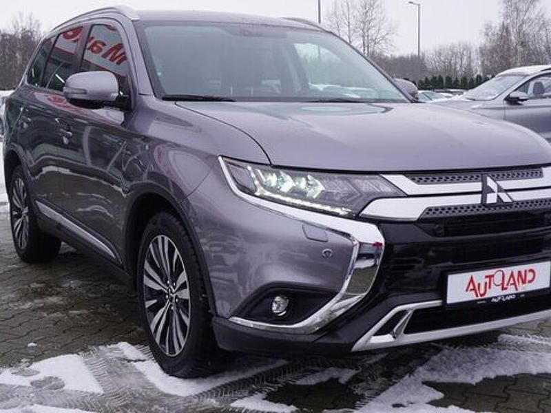 Gebraucht Mitsubishi Outlander Diamant Edition 150 PS (110 kW) 2018 Grau SUV