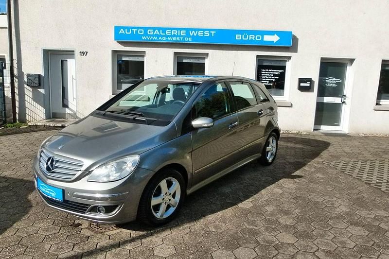 Grau Gebraucht 2007 Mercedes B200 Van / Kleinbus | 3.490 € (Fairer Preis) - Bild 1/4