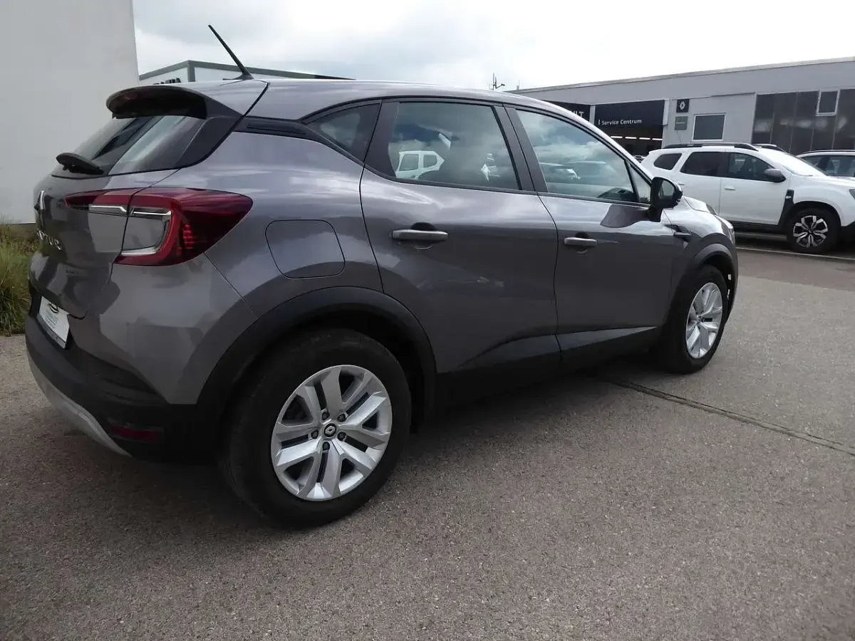 Usata Renault Captur Evolution 140 CV (102 kW) 2023 Grigio SUV