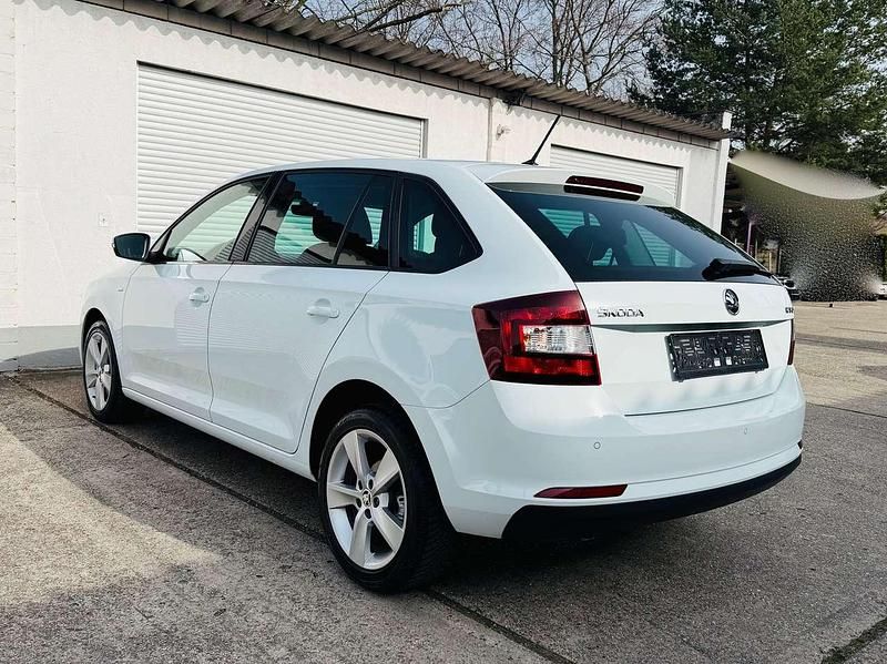 Gebraucht Skoda Rapid Clever 110 PS (80 kW) 2018 Laserweiss Kleinwagen