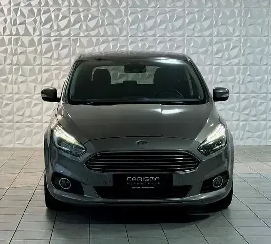 Gebraucht Ford S-MAX Titanium 190 PS (139 kW) 2015 Grau Van / Kleinbus