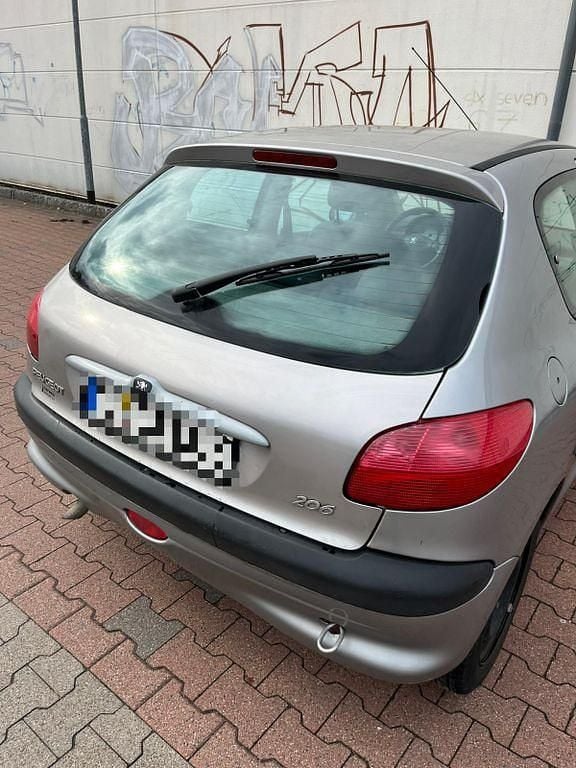 Gebraucht Peugeot 206 60 PS (44 kW) 2001 Silber Limousine