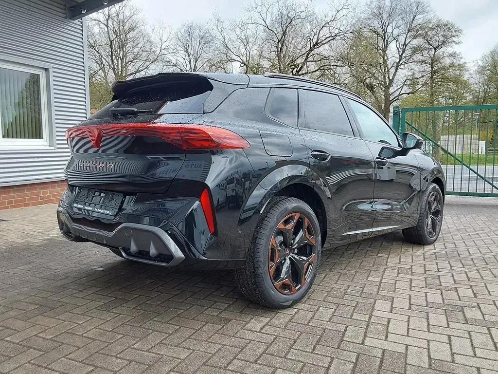 Neu Cupra Terramar 150 PS (110 kW) 2025 Schwarz metallic SUV