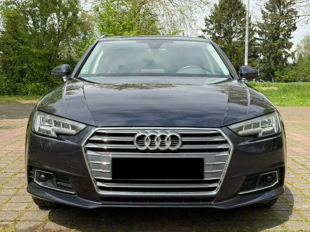 Gebraucht Audi A4 Sport 190 PS (139 kW) 2017 Blau Kombi