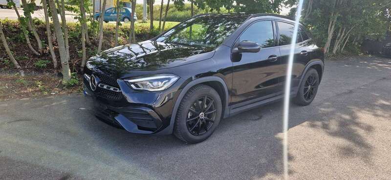 Schwarz Gebraucht 2022 Mercedes GLA200 AMG line SUV | 35.500 € (Fairer Preis) - Bild 1/4
