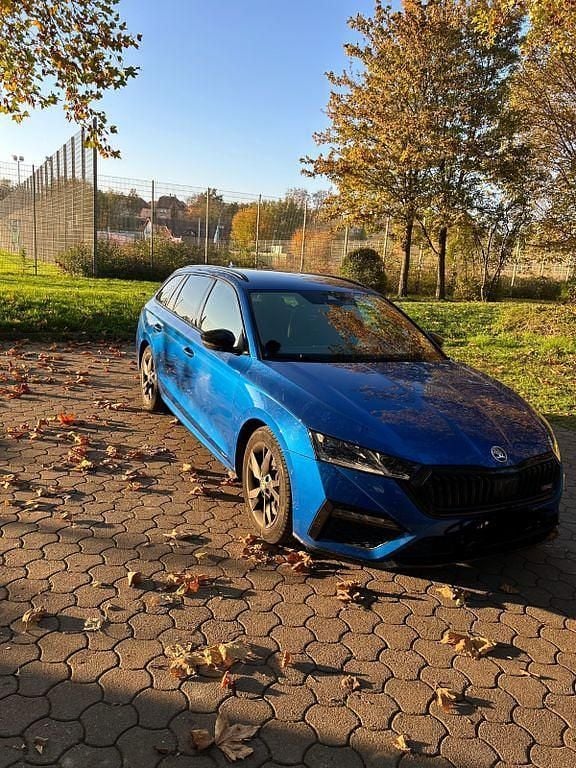 Gebraucht Skoda Octavia First Edition 245 PS (180 kW) 2020 Blau Kombi