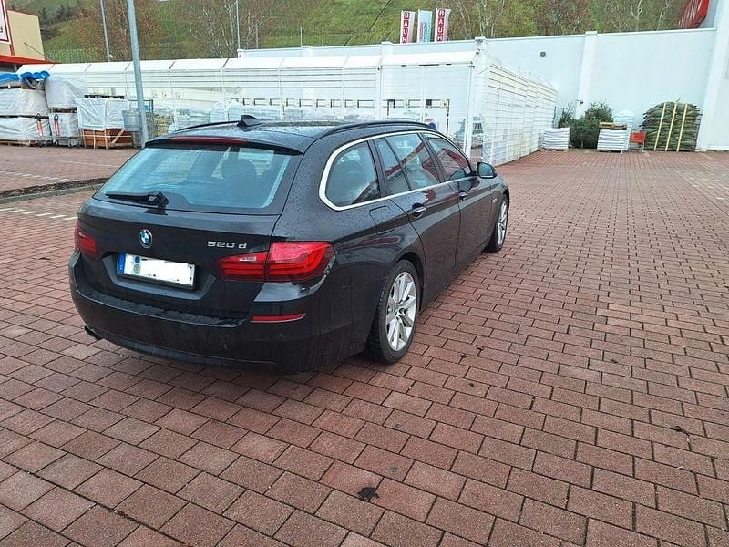 Gebraucht BMW 520 Luxury Line 190 PS (139 kW) 2014 Schwarz Kombi