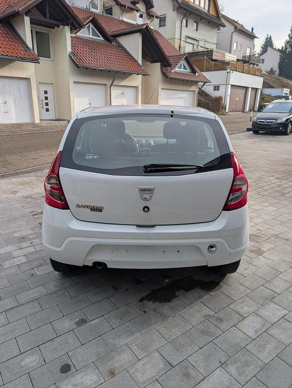 Gebraucht Dacia Sandero 87 PS (63 kW) 2009 Weiß Kleinwagen