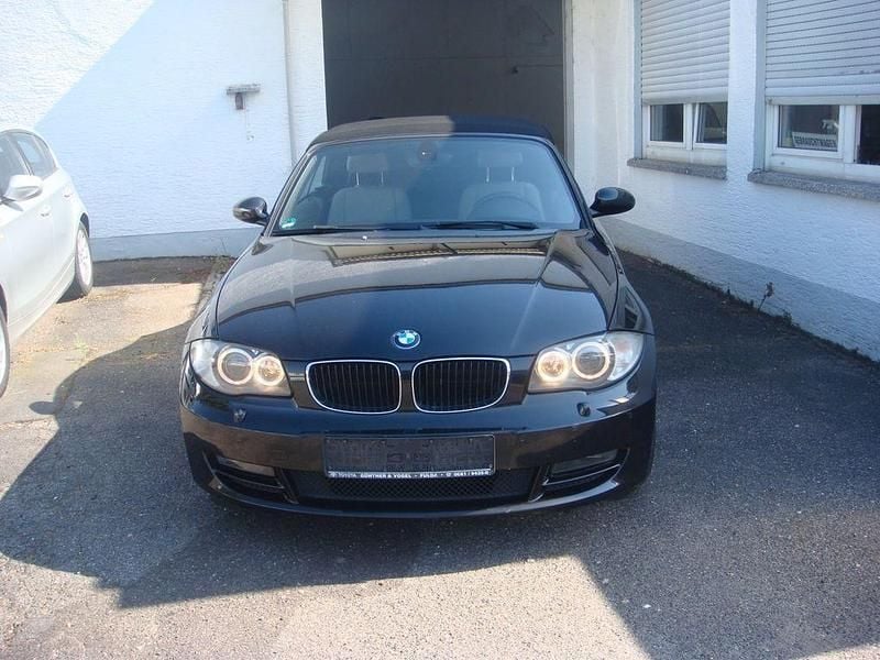 Schwarz Gebraucht 2009 BMW 118 Cabriolet Advantage Cabrio | 4.700 € (Superpreis) - Bild 1/4