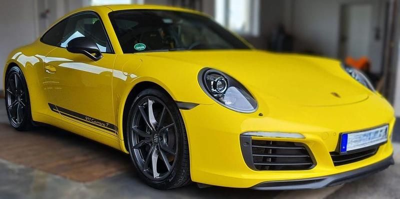 Gebraucht Porsche 911 Carrera 370 PS (272 kW) 2018 Gelb Coupé