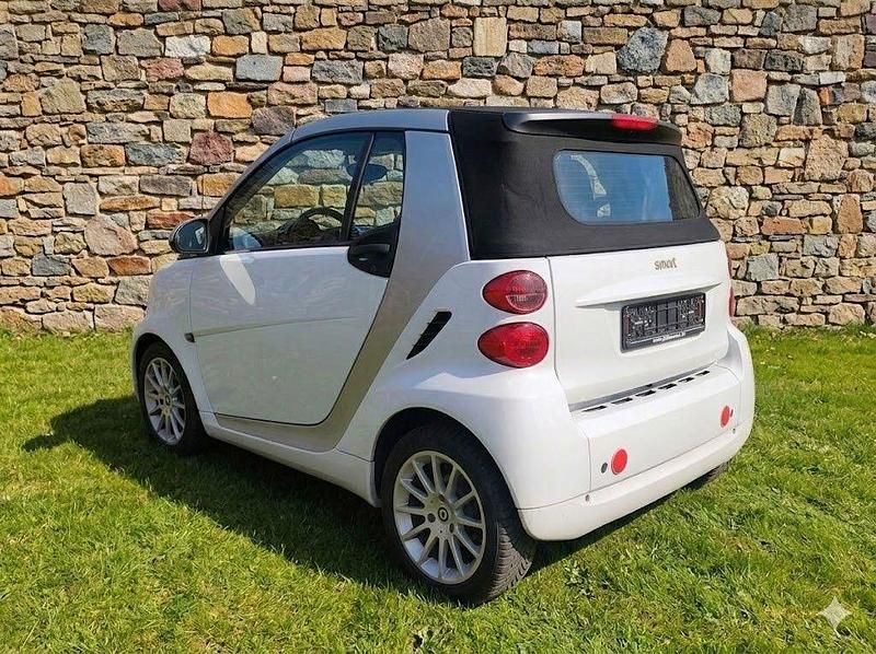 Gebraucht Smart ForTwo Cabrio 84 PS (61 kW) 2011 Weiß Cabrio