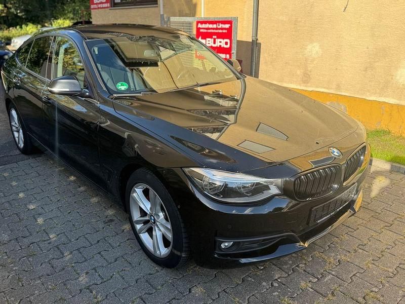 Gebraucht BMW 330 Advantage 258 PS (189 kW) 2017 Schwarz Limousine