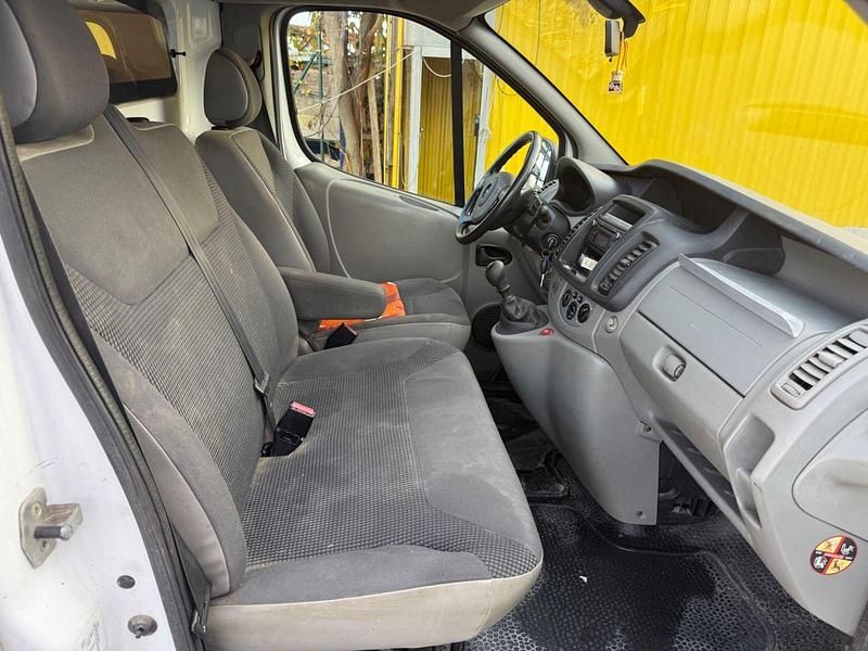 Gebraucht Opel Vivaro 116 PS (85 kW) 2013 Weiß Van / Kleinbus