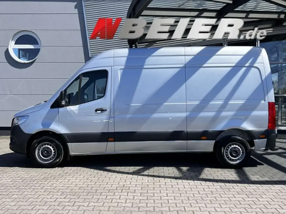 Usata Mercedes Sprinter 150 CV (110 kW) 2023 Argento Furgone