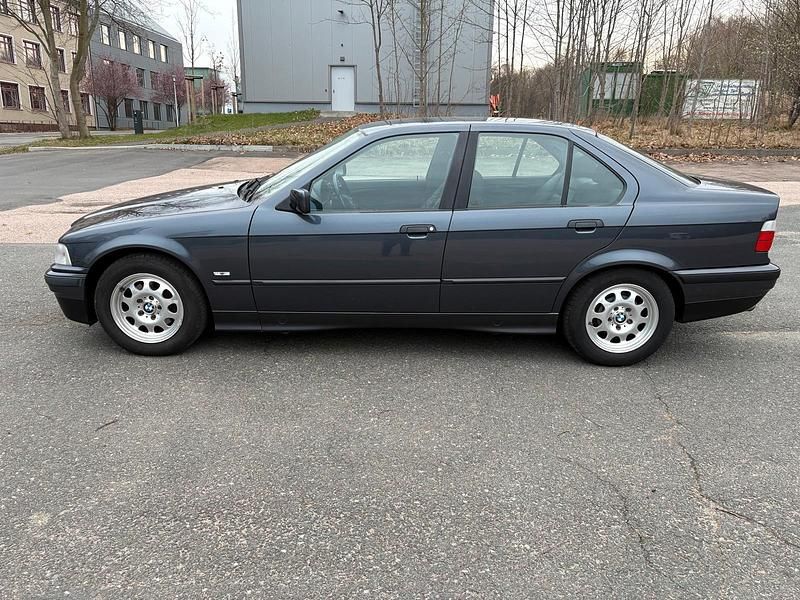 Gebraucht BMW 316 102 PS (75 kW) 1998 Grau Limousine