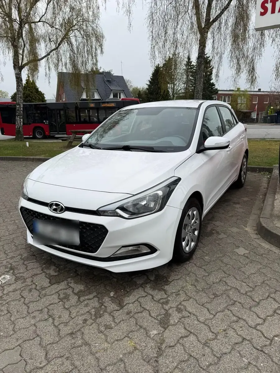 Gebraucht Hyundai i20 Active 81 PS (59 kW) 2016 Weiß Kleinwagen