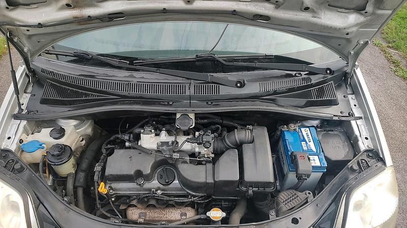 Silber Gebraucht 2006 Kia Picanto 2 Kleinwagen | 1.390 € - Bild 1/4
