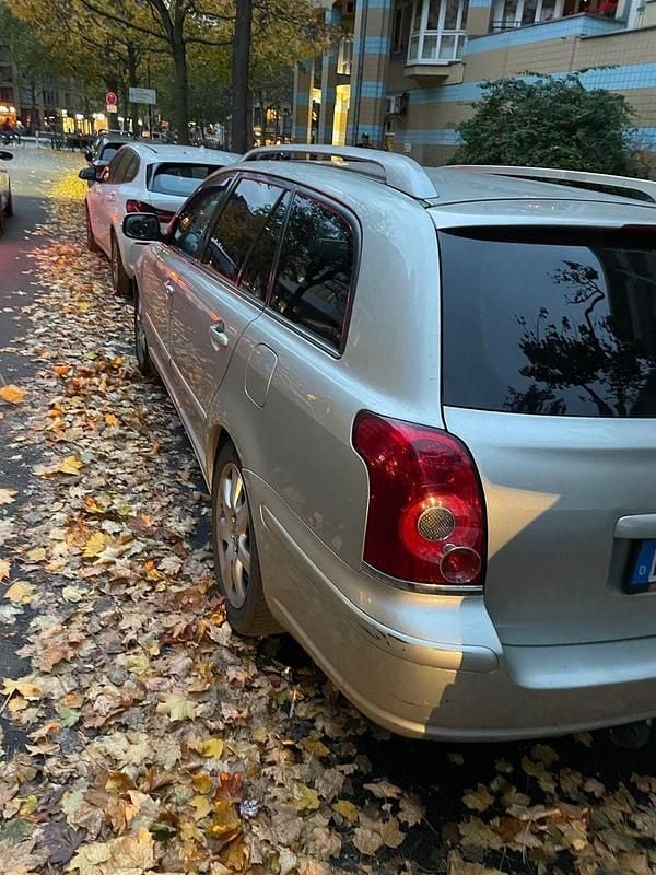 Gebraucht Toyota Avensis Sol 147 PS (108 kW) 2009 Kombi