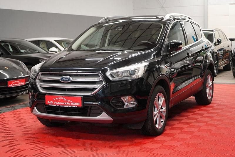 Gebraucht Ford Kuga Titanium 150 PS (110 kW) 2018 Schwarz SUV