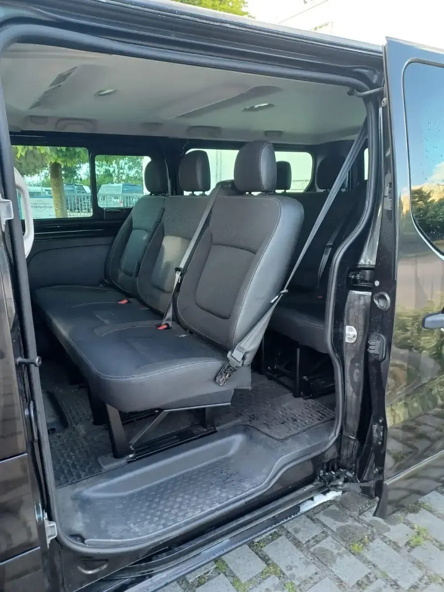 Gebraucht Opel Vivaro 145 PS (106 kW) 2017 Schwarz Van / Kleinbus