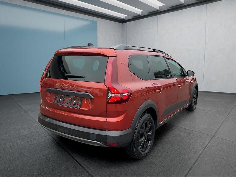 Braun Gebraucht 2024 Dacia Jogger Van / Kleinbus | 20.749 € (Fairer Preis) - Bild 1/4