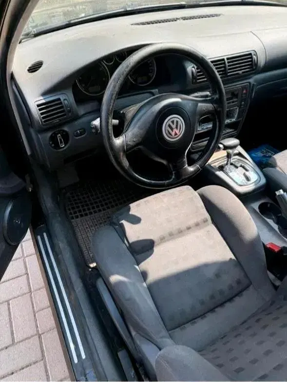 Usata VW Passat 130 CV (95 kW) 2004 Nero Station wagon