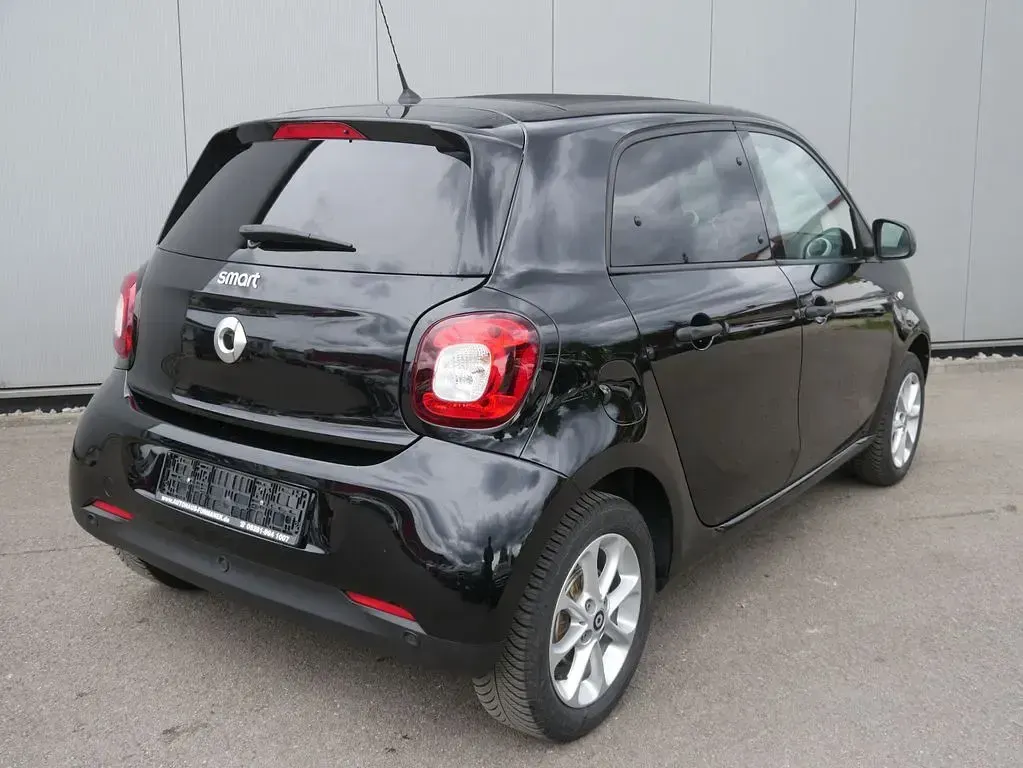 Usata Smart ForFour 90 CV (66 kW) 2019 Nero Utilitaria