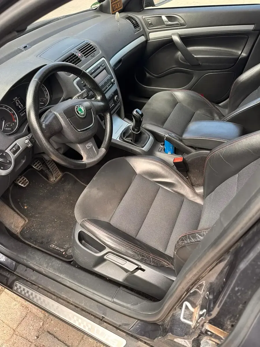 Używany Skoda Octavia vRS 170 KM (125 kW) 2011 Czarny Kombi