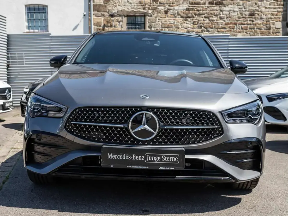 Gebraucht Mercedes CLA250e AMG 163 PS (119 kW) 2025 Grau metalliclack mountaingrau Coupé
