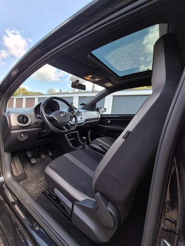 Gebraucht VW up! high up! 90 PS (66 kW) 2017 Schwarz Kleinwagen