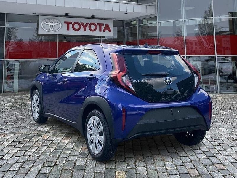 Neu Toyota Aygo 72 PS (52 kW) 2025 Blau