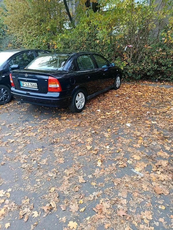Blau Gebraucht 2004 Opel Astra Limousine | 1.950 € (Fairer Preis) - Bild 1/4