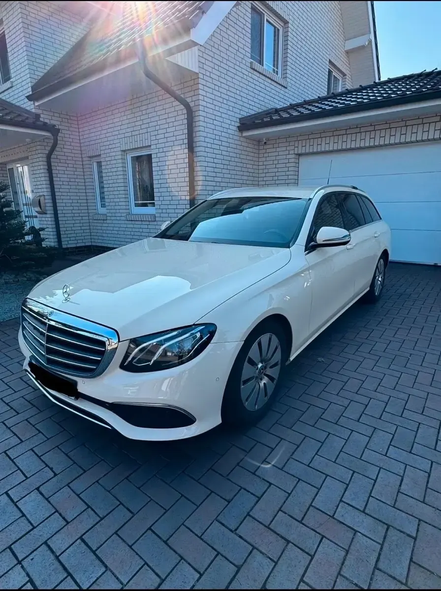 Gebraucht Mercedes E200 160 PS (117 kW) 2019 Andere farben Kombi